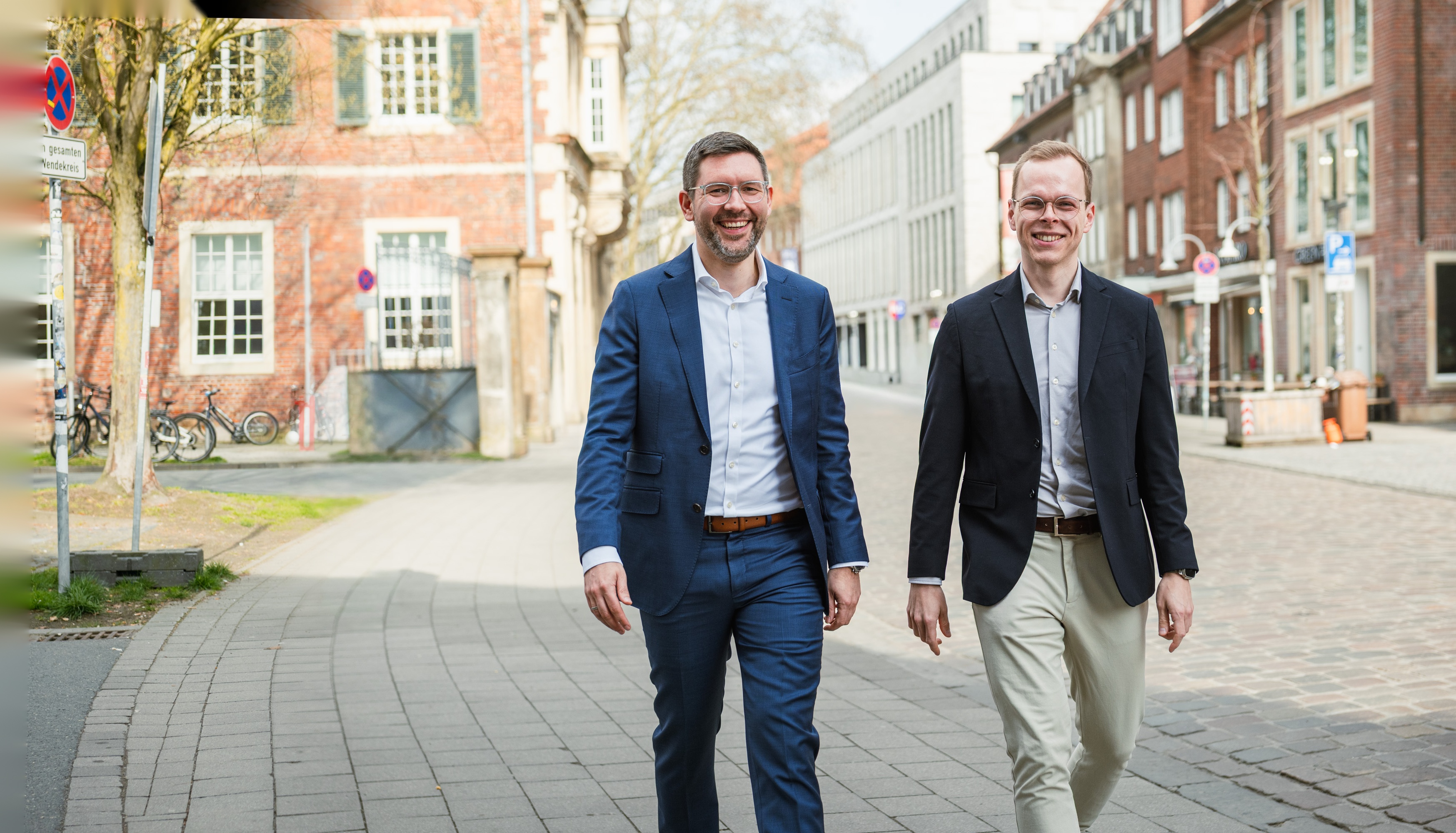 Prof. Dr. David Bendig und Johann Kortsch in Münster